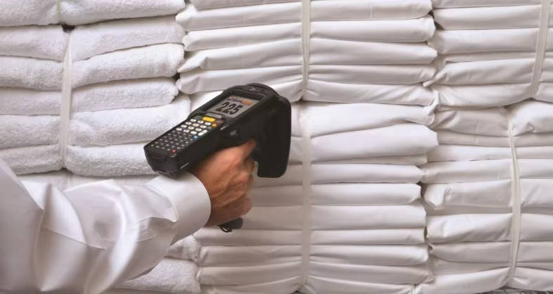 UHF RFID oznake za pranje perila za upravljanje izposoje uniform